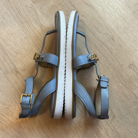 Michael Kors Farrow Thong Sandals Light Blue Size 7M Gladiator Chain Logo - Picture 12 of 12